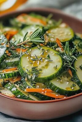 Asiatischer Gurkensalat frisch für den Sommer