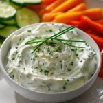 Cremiger Sour Cream und Schnittlauch Dip – Leckerer Genuss!